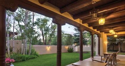 Taos | Short Stay Mountain Trip | Pool + Hot Tub