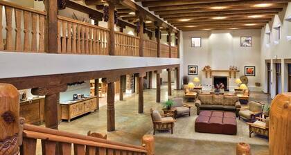 Taos | Short Stay Mountain Trip | Pool + Hot Tub