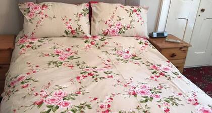 Beautiful Garden Double Room with private Access