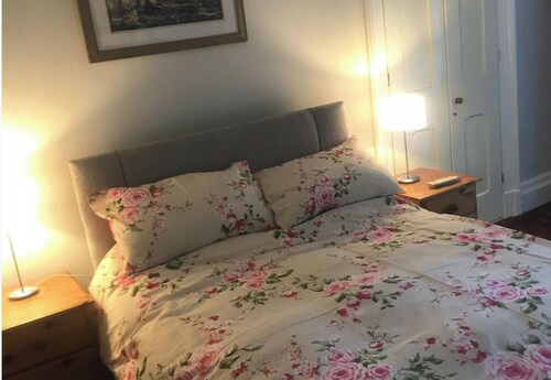 Beautiful Garden Double Room with private Access