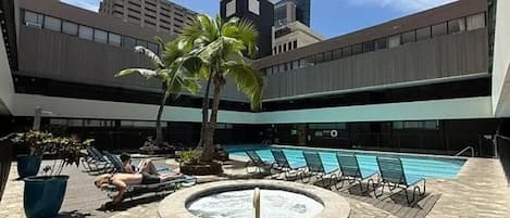 室外泳池
