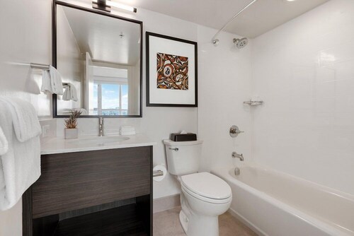 Vancouver | Urban Retreat | Walkable + Central Location