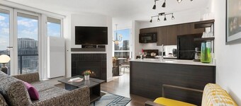 Vancouver | Urban Group Retreat | Walkable + Sauna | 2BR