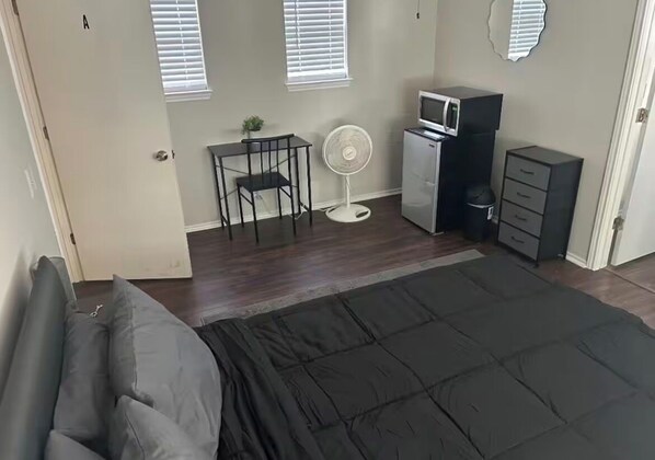 1 bedroom, WiFi, bed sheets