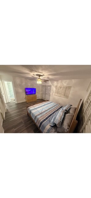 Room - Peaceful 3-bedroom house with AC in sunny Tampa (Tampa)