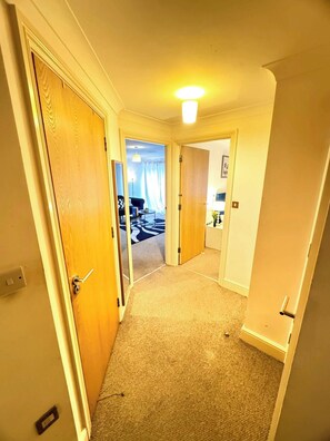 Interior - City Centre - Sleeps 2 - Wifi Parking Projector (Birmingham)