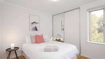 2 bedrooms, iron/ironing board, WiFi, bed sheets