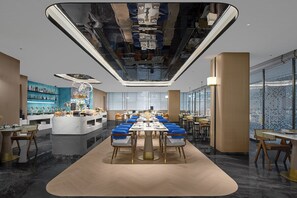 Dining - ECHIC Mercure International Hotel Guangzhou Beijing Road Pedestrian Street Flagship Branch - Free Deliver Service to Guangzhou Baiyun International Airport &amp; Free Deliver Service to Canton Fair Complex During Canton Fair Period (Guangzhou)