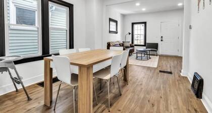 Stylish 4BR Home l Mins to Falls & All Attractions