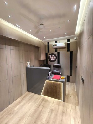 Lobby - Hotel VD Rooms Althan (Surat)