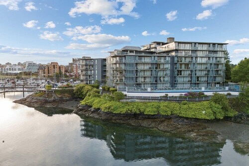 Victoria | Family Harbor Escape | Pool + Harbor | 2BR