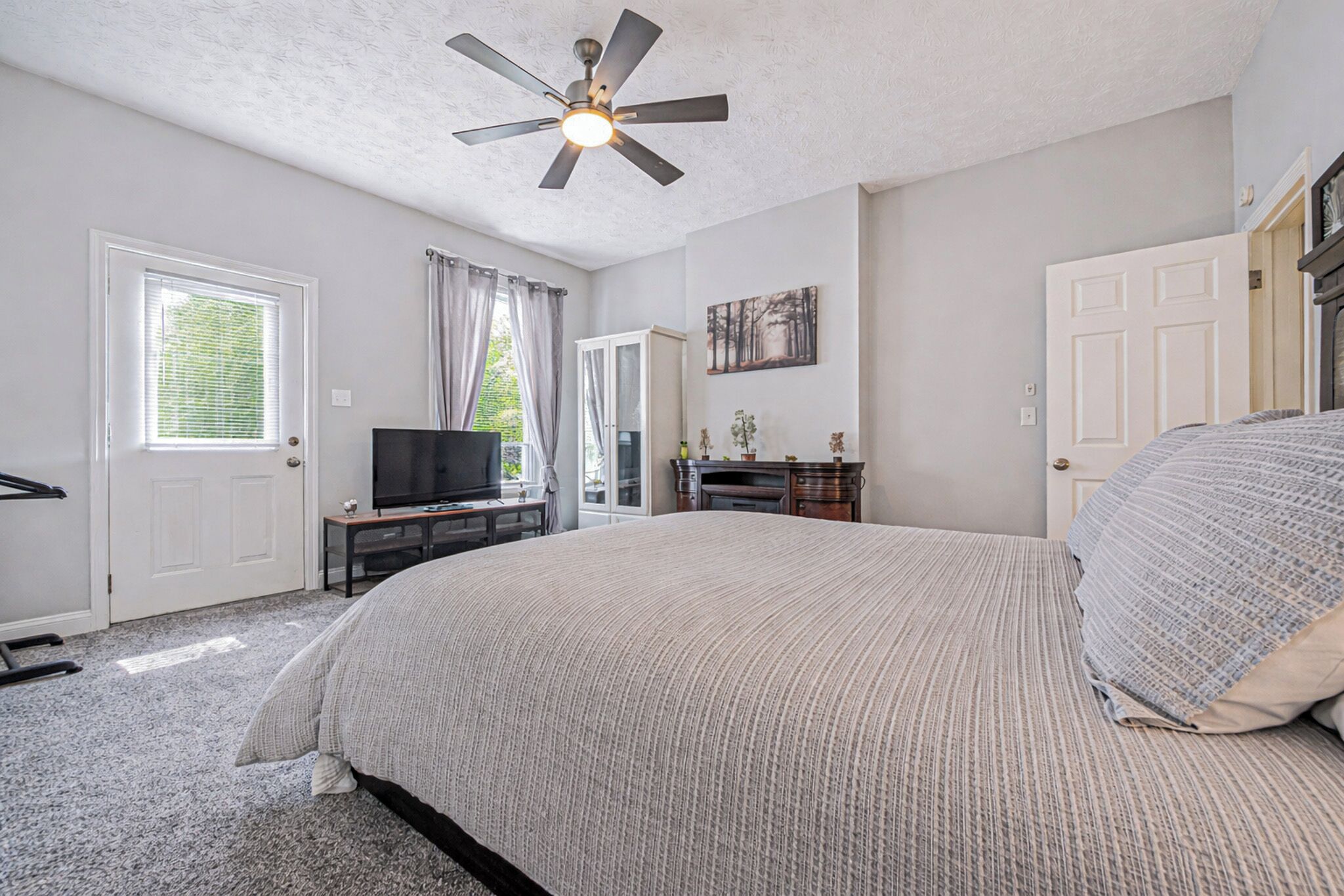 3 bedrooms, in-room safe, desk, iron/ironing board