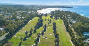 Golf - Bella Vista 1 - 1 Bedroom Apartment Ocean Views (Mollymook)