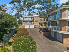 Exterior - Bella Vista 1 - 1 Bedroom Apartment Ocean Views (Mollymook)