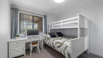 2 habitaciones, tabla de planchar con plancha, wifi y ropa de cama