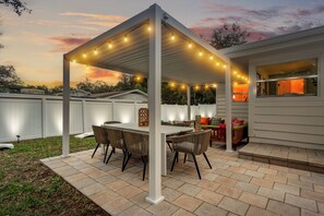 Outdoor dining - Entire home in Clearwater, Florida, United States (Clearwater)