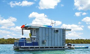 Miscellaneous - Affordable, adventurous house boat powered by renewable energy in Key West (Key West)