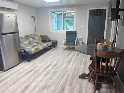 Cozy 1-Bedroom Suite in Tahsis, BC – Your West Coast Escape 🌲