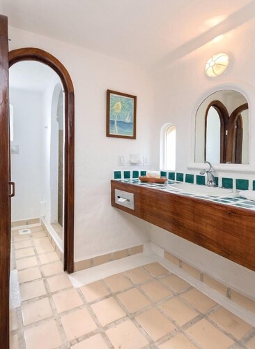 Zihuatanejo | Romantic Ocean Escape | Pool + Beach