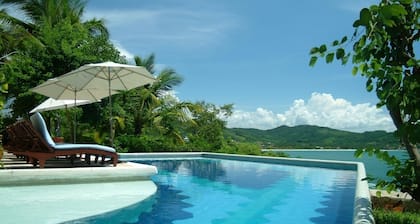 Zihuatanejo | Romantic Ocean Escape | Pool + Beach