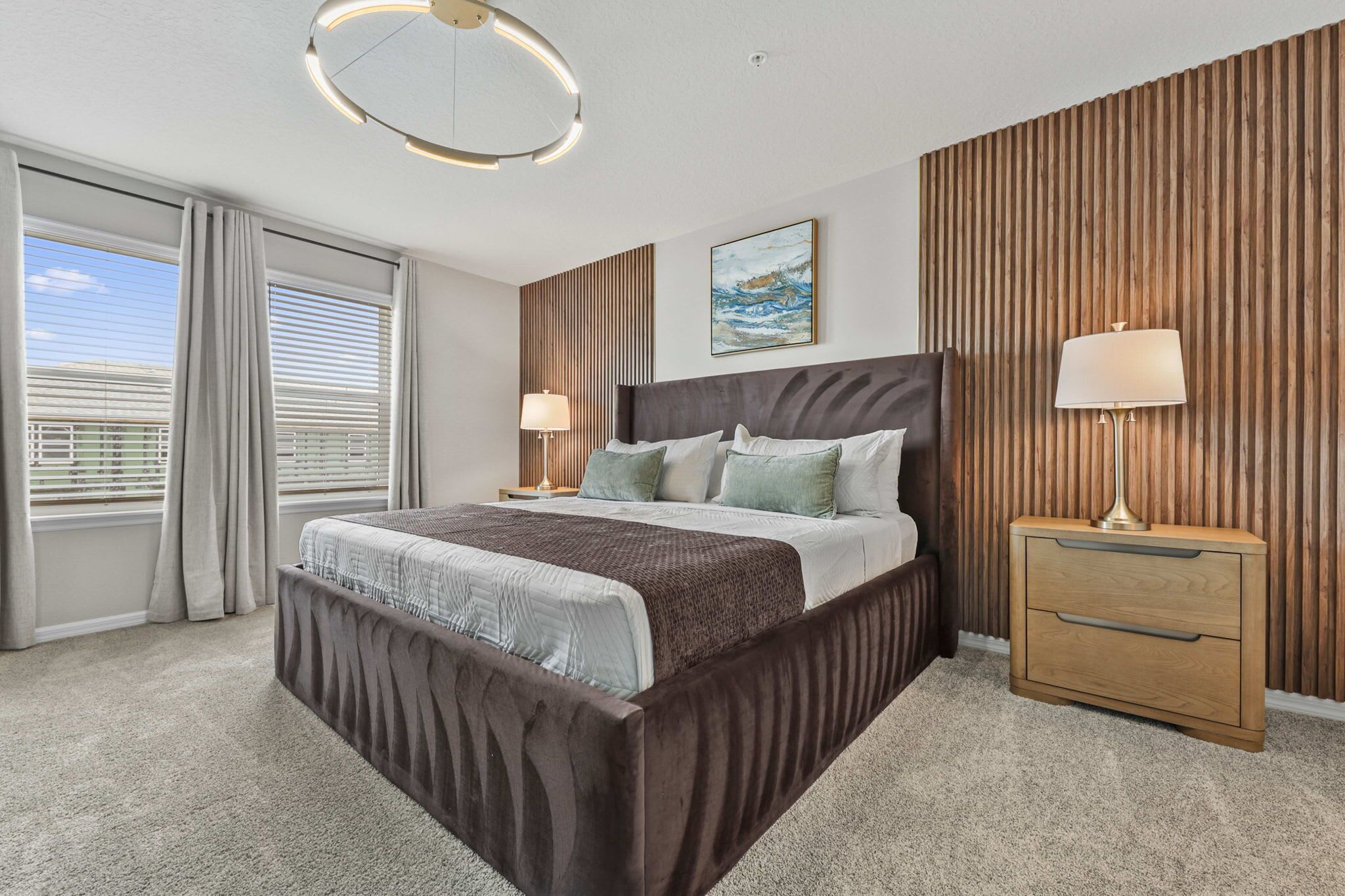 5 bedrooms, desk, iron/ironing board, WiFi