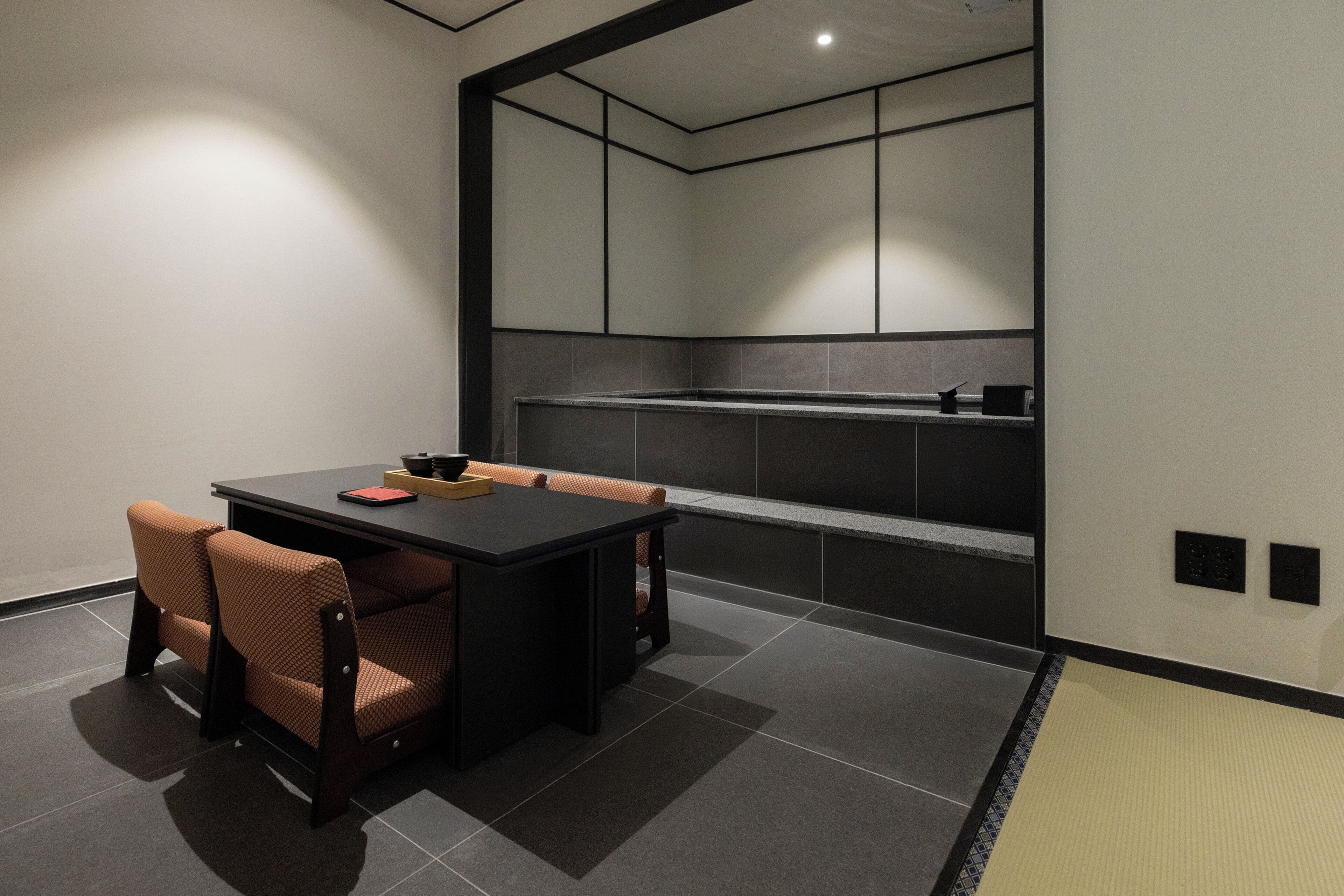 Signature B | Interior