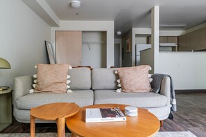 Living area - Blueground | University District, view, nr University Village (Seattle)