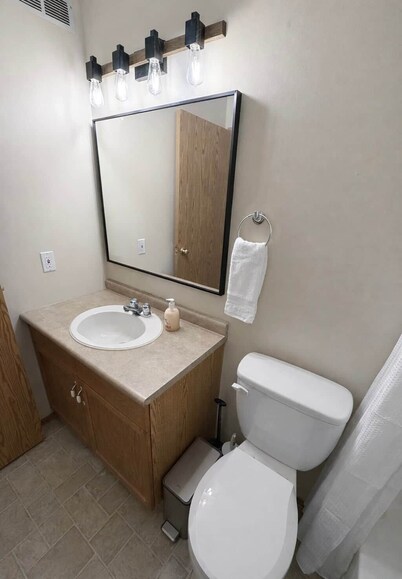 Whisper Creek - Cozy Creekside Retreat