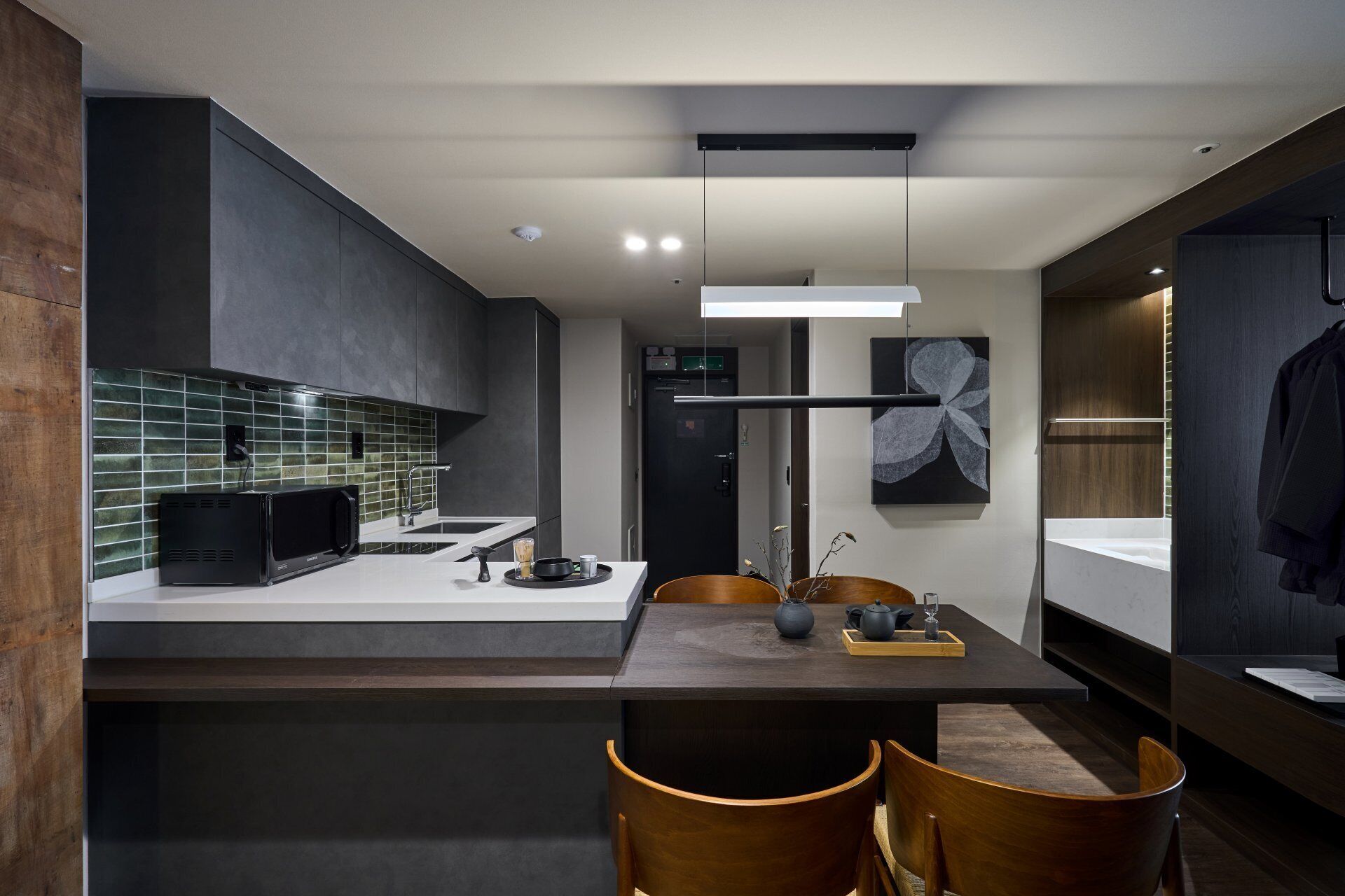 Signature Suite Spa Family | Cocina básica privada | Frigorífico, microondas y placa de cocina
