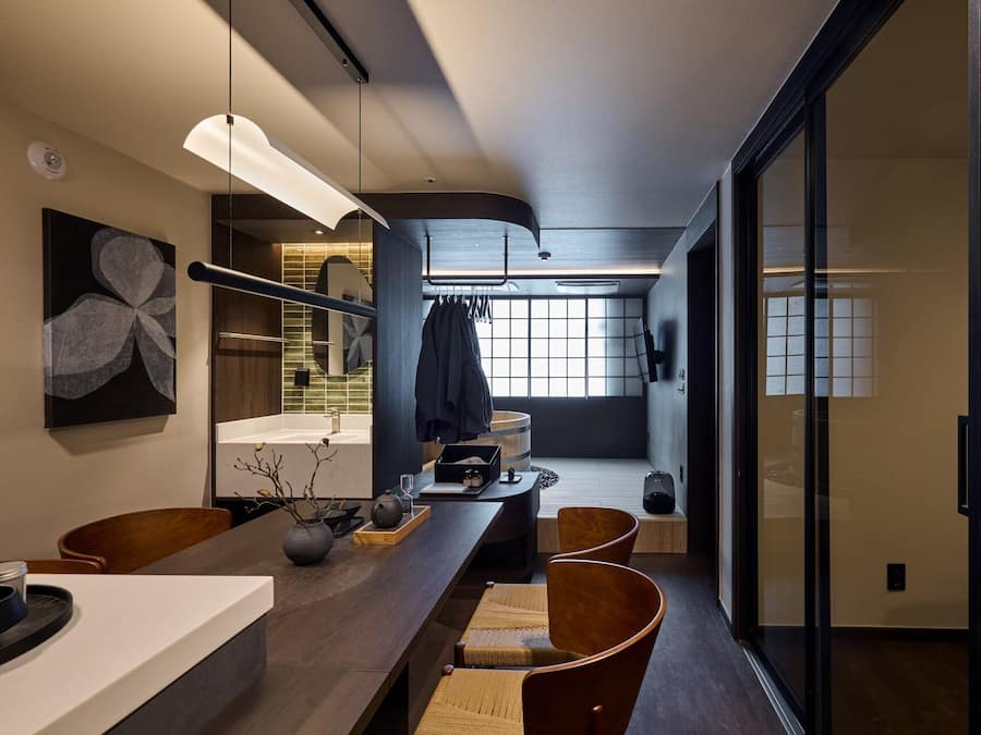 Cortinas blackout, sistema de insonorización y wifi gratis