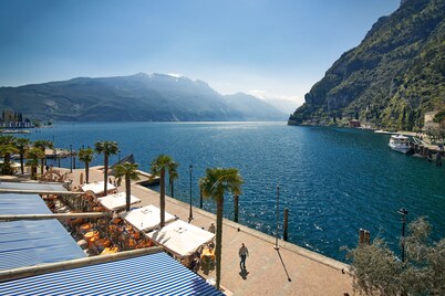 Rosa Apartment, Balcony and AC, Riva del Garda, Italy