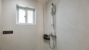 Deluxe-Sauna | Baño | Secadora de cabello, pantuflas, bidet, toallas 