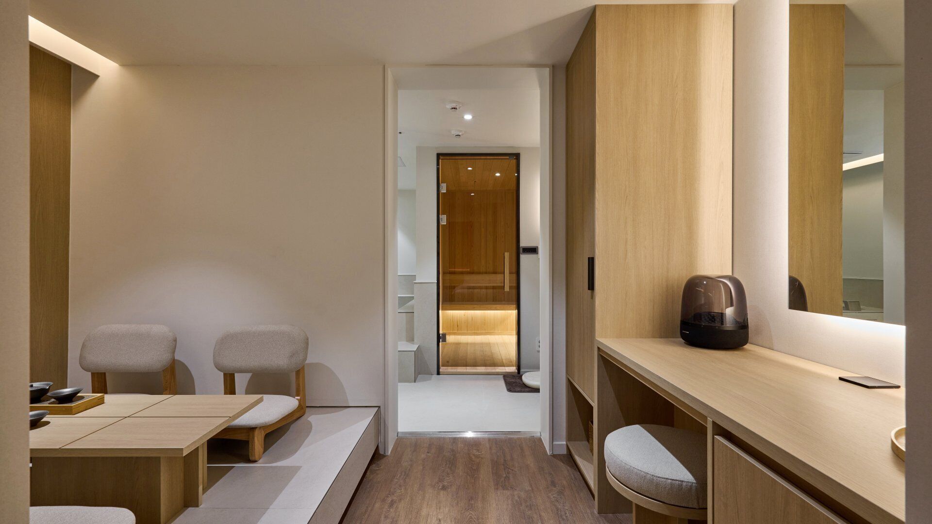 Signature | Blackout drapes, soundproofing, free WiFi, bed sheets