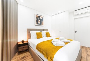2 Schlafzimmer, Schreibtisch, Bügeleisen/Bügelbrett, Internetzugang
