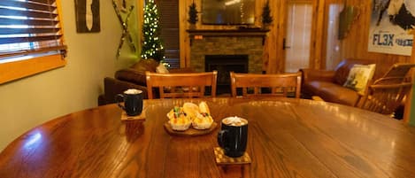 Condo, Multiple Beds, Patio, Mountain View (2 Br: Powderidge 7) | 2 bedrooms, individually decorated, individually furnished, bed sheets