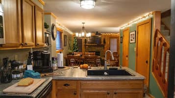 Condo, Multiple Beds, Patio, Mountain View (2 Br: Powderidge 7) | Private kitchen