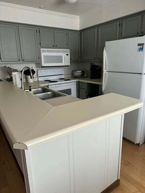 公寓客房, 多張床, 陽台, 山景 (3Br: Summit 101B) | 私人廚房