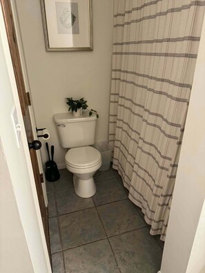 Bathroom - Summit 101b: 3 Bedrooms 2 Full Baths (Snowshoe)