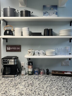 Condo, nhiều giường, lò sưởi, quang cảnh núi (1 Br Plus Loft: Whistlepunk 43) | Nội thất