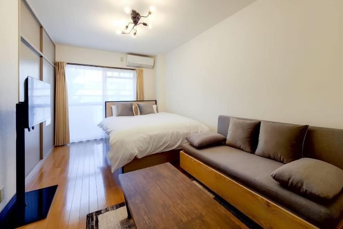 WiFi (free), bed sheets