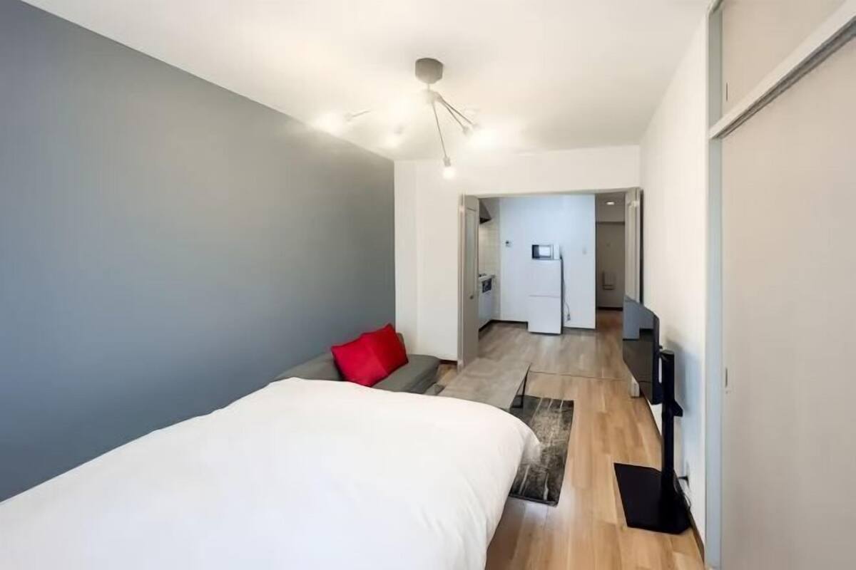 WiFi (free), bed sheets