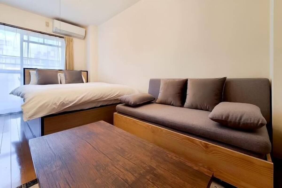 WiFi (free), bed sheets