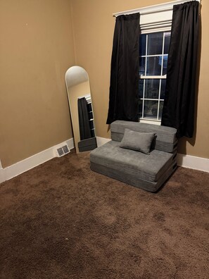 Interior - NFL Draft Stay Near Acrisure Stadium4BR Home with 2 Car Garage & Private Parking (Pittsburgh)