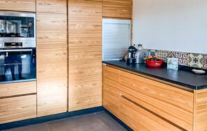 Fridge, microwave, oven, stovetop - Superbe maison avec piscine (Andernos-les-Bains)