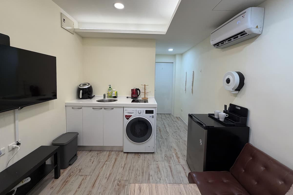 Deluxe Double Room | Living area