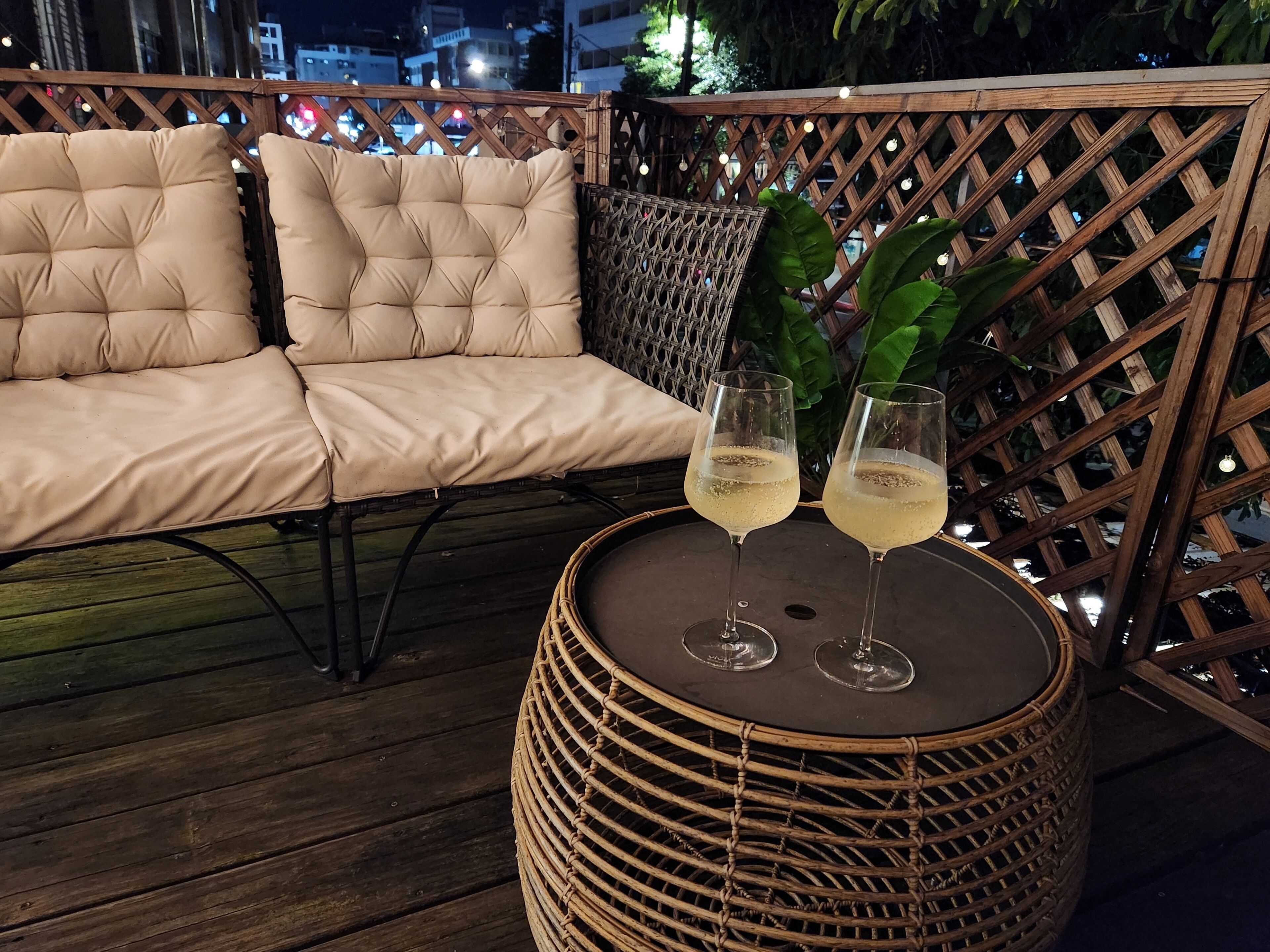 Camera Signature con 2 letti singoli, vista città | Parco della struttura