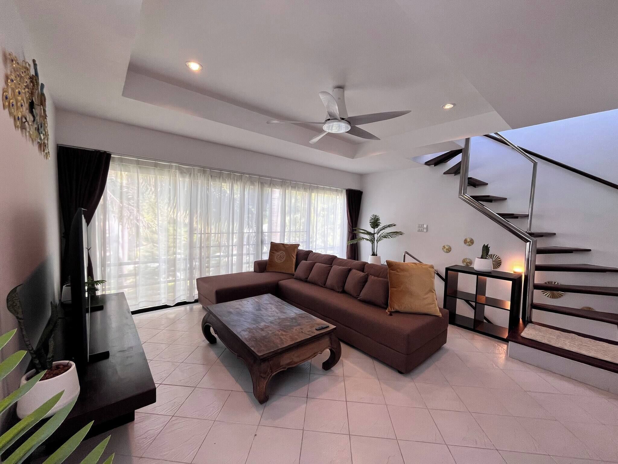 House, 2 Bedrooms, Patio | Living room | Books