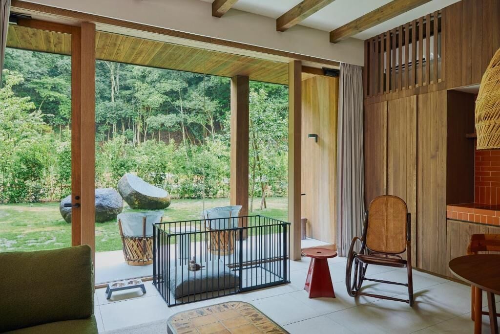 Basic Twin Room, Balcony, Garden View | Interior