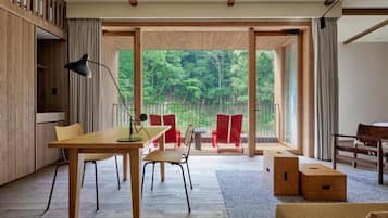Basic Twin Room, Balcony, Garden View | Dining