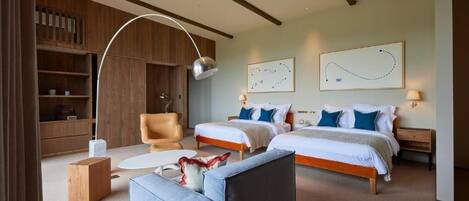 Chambre de base avec lits jumeaux, lanai, vue sur la montagne | Fer et planche à repasser, accès au Wi-Fi (inclus)